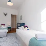 Gioffredo 14 - Spacious Apartment With Balcony